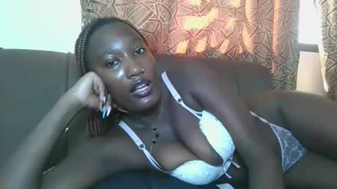 pretty gal online show from February 8, 12:19 pm