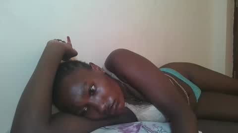 pretty gal online show from May 25, 1:50 pm