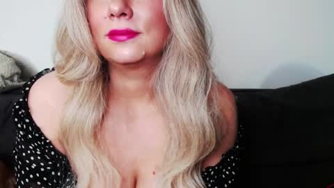 Missqueen1416 online show from March 10, 5:39 pm