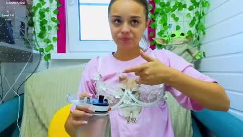 . online show from September 22, 6:15 am