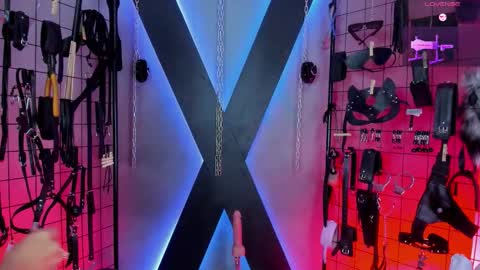 Snapshot of missscarlet_bella_bdsm chatting on February 5, 3:33 am MissScarlet bella bdsm online show from February 5, 3:33 am