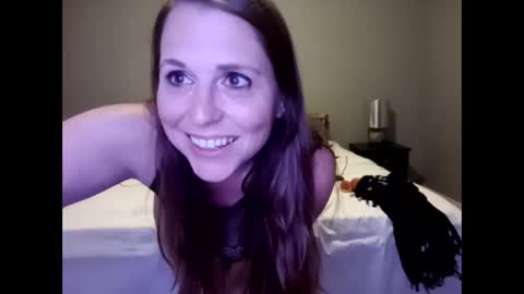 Snapshot of misssexysweet chatting on March 9, 3:32 am misssexysweet online show from March 9, 3:32 am