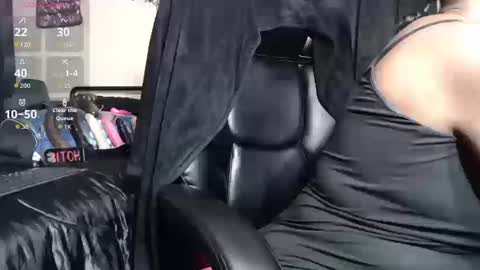 Snapshot of misstajaa chatting on October 16, 1:34 pm MissTajaa online show from October 16, 1:34 pm