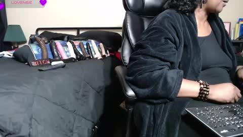 Snapshot of misstajaa chatting on November 17, 8:25 pm MissTajaa online show from November 17, 8:25 pm