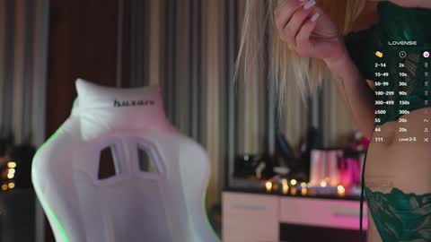 Snapshot of misstics_ chatting on January 19, 9:34 pm Eva online show from January 19, 9:34 pm