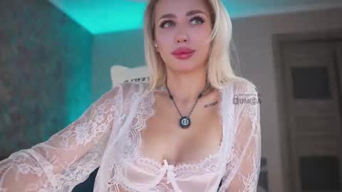 Snapshot of misstics_ chatting on October 12, 12:20 am Eva online show from October 12, 12:20 am