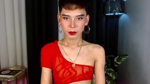 Snapshot of misstransstella69 chatting on September 21, 8:27 am Stella online show from September 21, 8:27 am