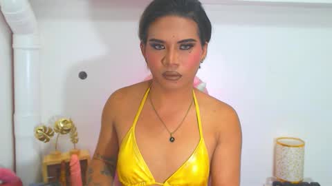 misstrishontop online show from September 13, 9:53 am