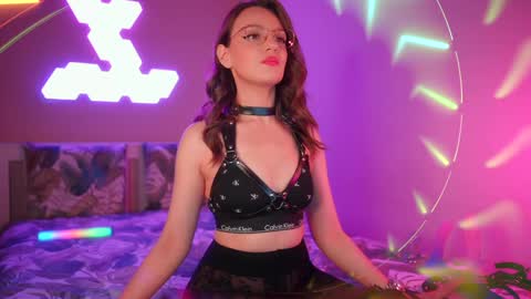 Snapshot of misswaltrude chatting on February 7, 9:58 pm Miss Waltrude online show from February 7, 9:58 pm