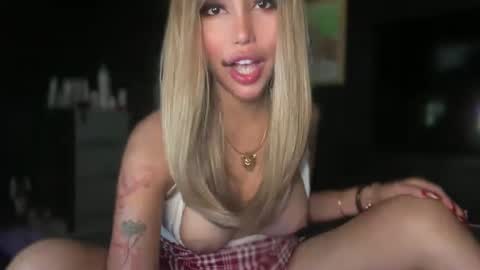 Divine Olga  online show from February 27, 6:20 pm