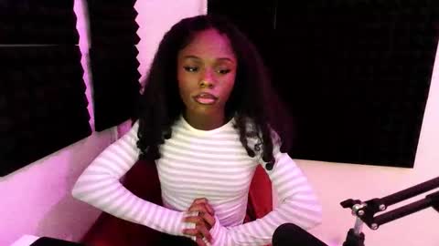 lauren online show from December 1, 4:17 am