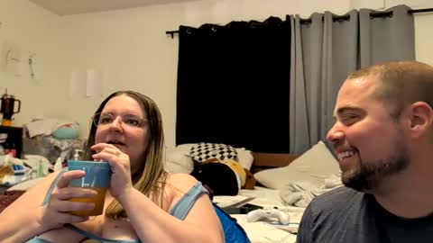 missytongue online show from October 25, 9:06 am