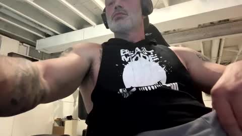 Snapshot of mister_bigg_dick chatting on January 28, 4:50 am AJ online show from January 28, 4:50 am