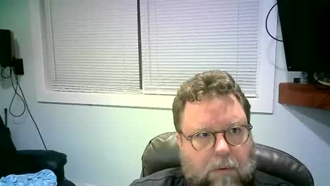 Mr. Happy online show from February 19, 2:33 am