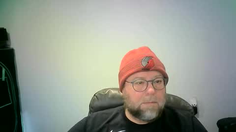 Mr. Happy online show from November 4, 6:29 pm