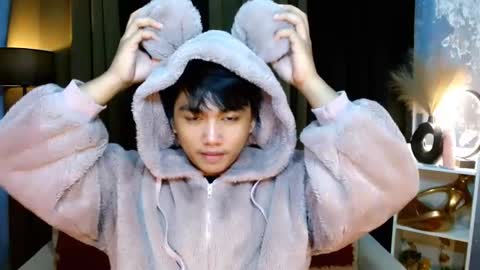 Snapshot of mister_officer chatting on December 8, 9:02 am SAINT SACHI will make your day online show from December 8, 9:02 am