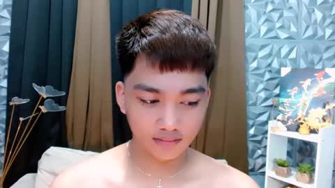 Snapshot of mister_officer chatting on September 9, 1:27 am SAINT SACHI will make your day online show from September 9, 1:27 am