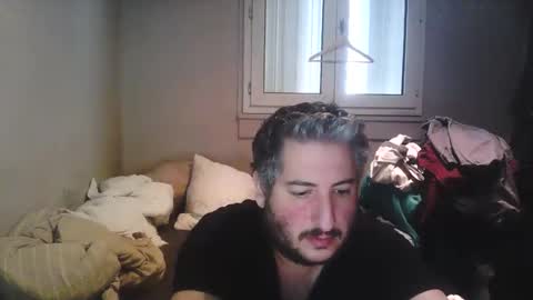 Snapshot of misterbelled chatting on December 17, 12:22 pm misterbelled online show from December 17, 12:22 pm