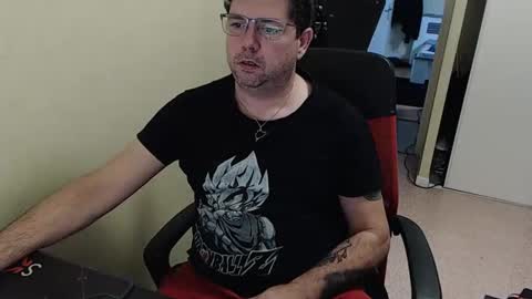 Snapshot of mistercoeur1 chatting on December 21, 8:18 am mistercoeur online show from December 21, 8:18 am