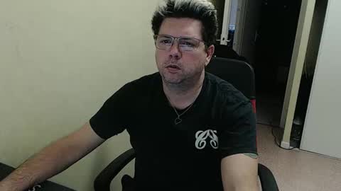 Snapshot of mistercoeur1 chatting on January 2, 9:11 am mistercoeur online show from January 2, 9:11 am