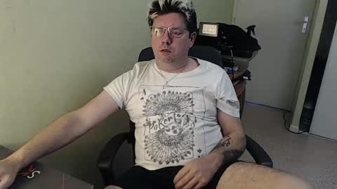 Snapshot of mistercoeur1 chatting on January 7, 3:44 pm mistercoeur online show from January 7, 3:44 pm