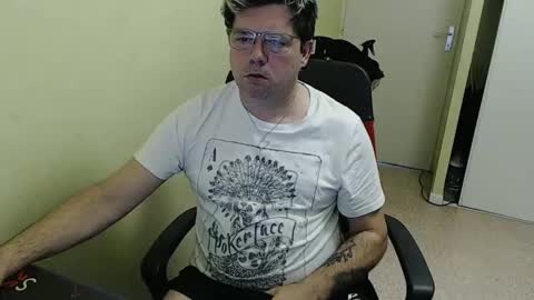 Snapshot of mistercoeur1 chatting on January 8, 8:27 am mistercoeur online show from January 8, 8:27 am