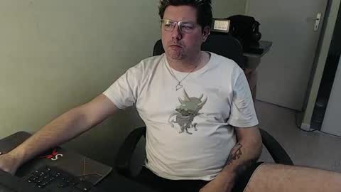 Snapshot of mistercoeur1 chatting on January 16, 3:35 pm mistercoeur online show from January 16, 3:35 pm