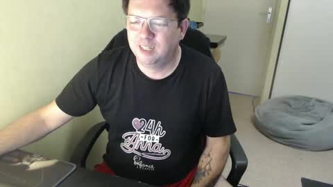 Snapshot of mistercoeur1 chatting on March 8, 8:44 am mistercoeur online show from March 8, 8:44 am