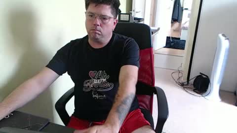 Snapshot of mistercoeur1 chatting on October 23, 2:27 pm mistercoeur online show from October 23, 2:27 pm