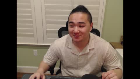 Snapshot of misterlionking chatting on March 3, 2:15 am Eric online show from March 3, 2:15 am