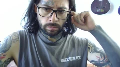 misternocturne online show from April 18, 4:11 pm