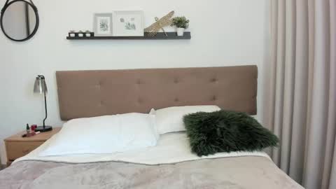 misticred online show from February 10, 5:06 pm