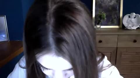 Snapshot of misticwave chatting on November 29, 7:22 am Ines online show from November 29, 7:22 am