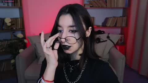 Snapshot of mistress__marcelline chatting on September 12, 9:09 am Marcelline online show from September 12, 9:09 am