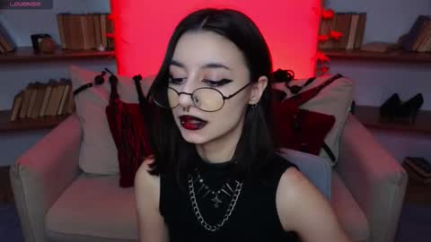 Snapshot of mistress__marcelline chatting on October 12, 9:30 am Marcelline online show from October 12, 9:30 am