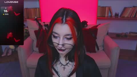 Snapshot of mistress__marcelline chatting on November 20, 10:37 am Marcelline online show from November 20, 10:37 am