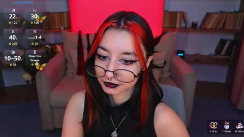 Snapshot of mistress__marcelline chatting on November 29, 9:56 am Marcelline online show from November 29, 9:56 am