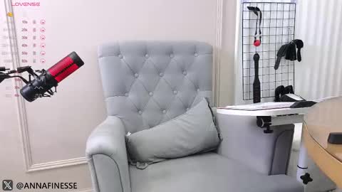 Her Infernal Majesty online show from March 4, 4:30 pm