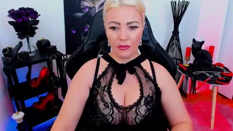 Miss CatSnow online show from January 4, 2:46 pm