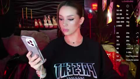 Darsy online show from October 6, 1:52 pm