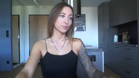 Snapshot of mistress_kasandrra chatting on November 6, 11:22 am Mistress Cassie - Cash online show from November 6, 11:22 am