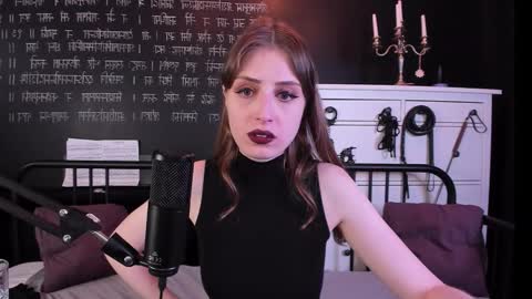 Snapshot of mistress_marlene chatting on November 14, 5:17 am Mistress Marlene online show from November 14, 5:17 am