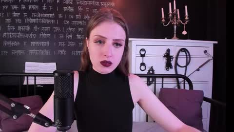 Snapshot of mistress_marlene chatting on December 1, 7:46 am Mistress Marlene online show from December 1, 7:46 am