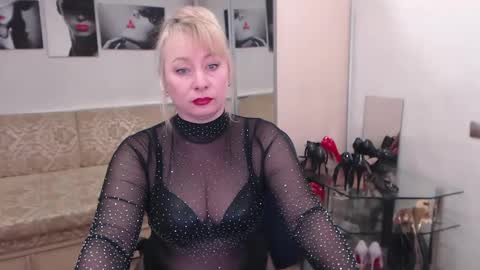 Snapshot of mistress_milfa chatting on March 12, 6:44 pm mistress_milfa online show from March 12, 6:44 pm