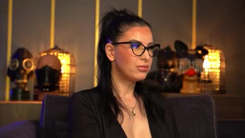 Mistress Kelly online show from March 6, 11:45 pm