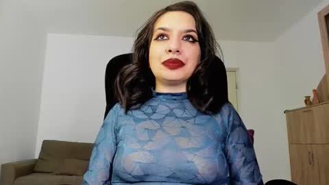 Snapshot of mistressmichelle5 chatting on December 16, 10:45 pm YourGoddessM online show from December 16, 10:45 pm