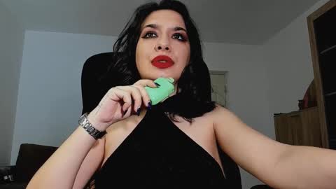 Snapshot of mistressmichelle5 chatting on January 28, 7:32 am YourGoddessM online show from January 28, 7:32 am