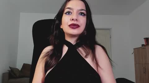 Snapshot of mistressmichelle5 chatting on September 15, 1:00 pm YourGoddessM online show from September 15, 1:00 pm