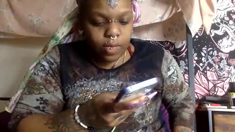 Snapshot of mistressmystii chatting on January 22, 3:31 am Mistress Mystii online show from January 22, 3:31 am