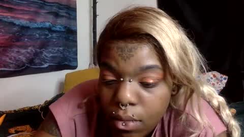 Snapshot of mistressmystii chatting on October 31, 6:03 am Mistress Mystii online show from October 31, 6:03 am